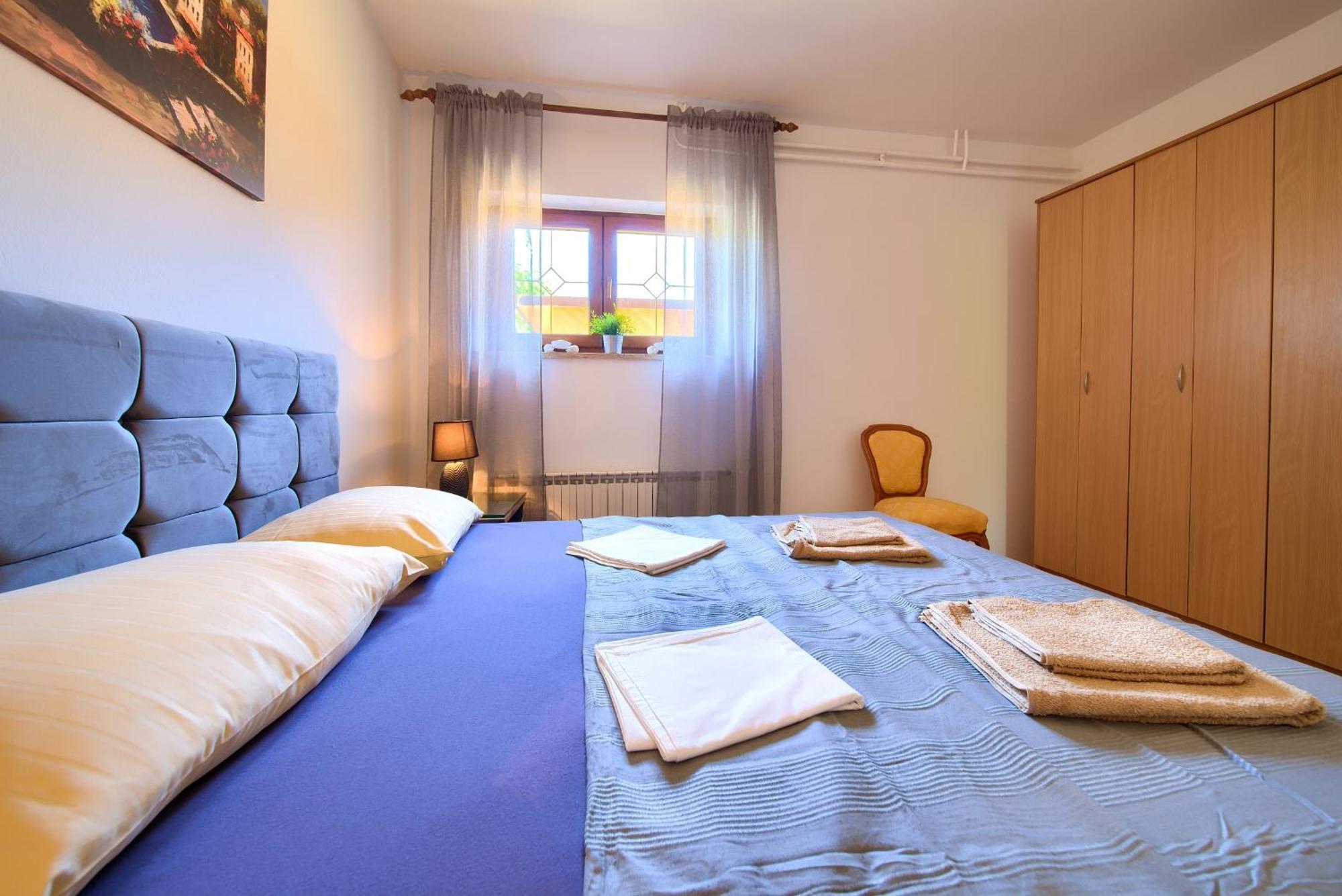 Apartment Bazina - Airconditioning, Parking, 500M From The Beach Veglia Exterior foto