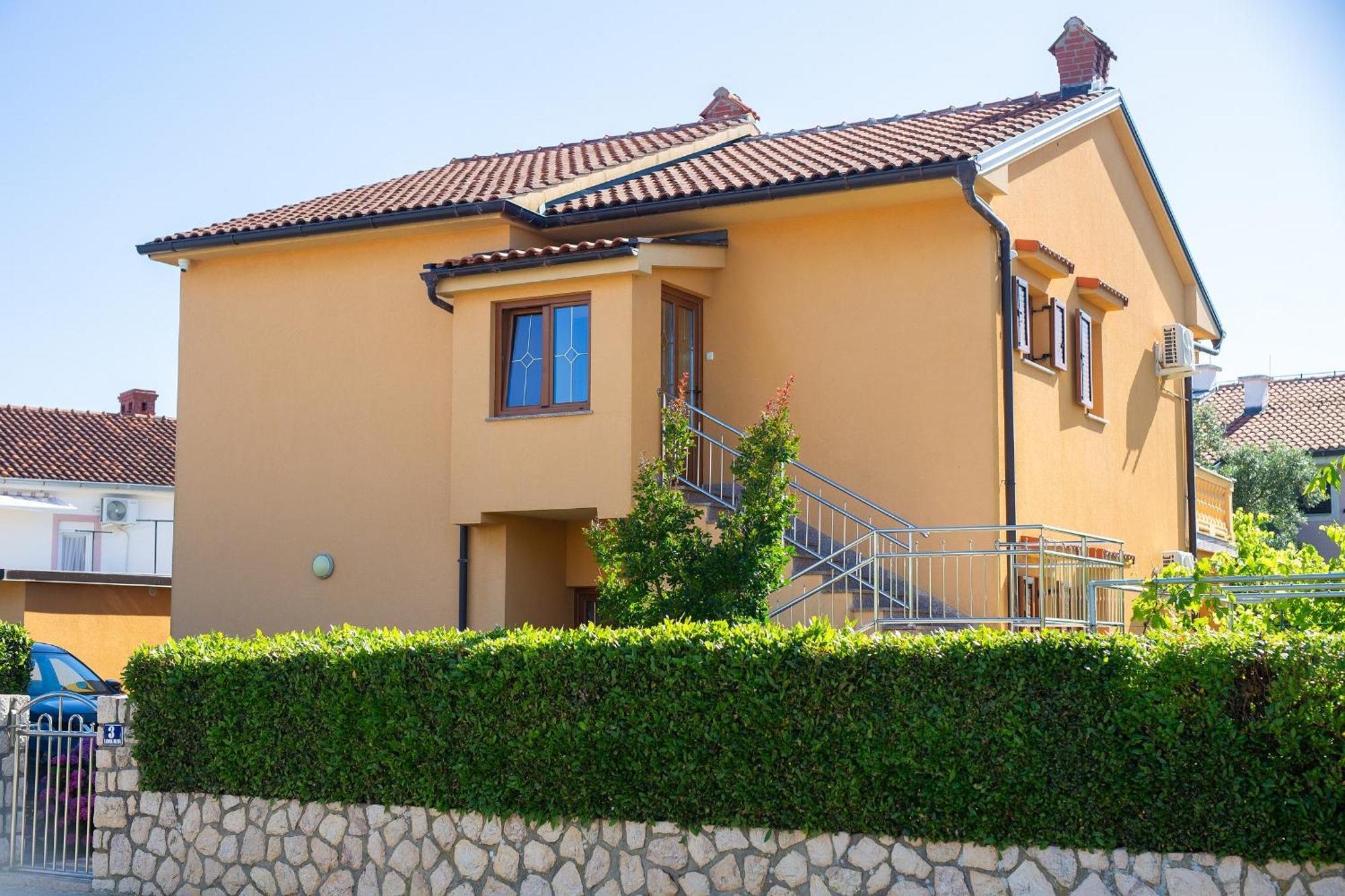 Apartment Bazina - Airconditioning, Parking, 500M From The Beach Veglia Exterior foto