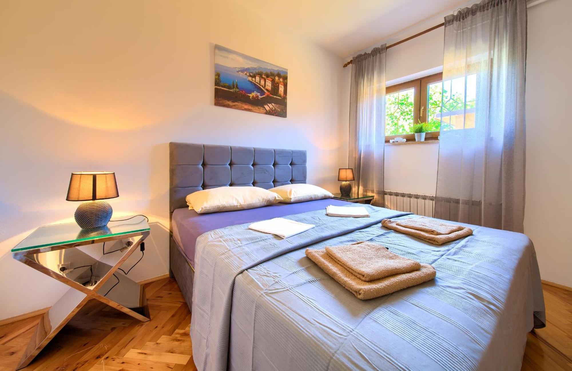 Apartment Bazina - Airconditioning, Parking, 500M From The Beach Veglia Exterior foto